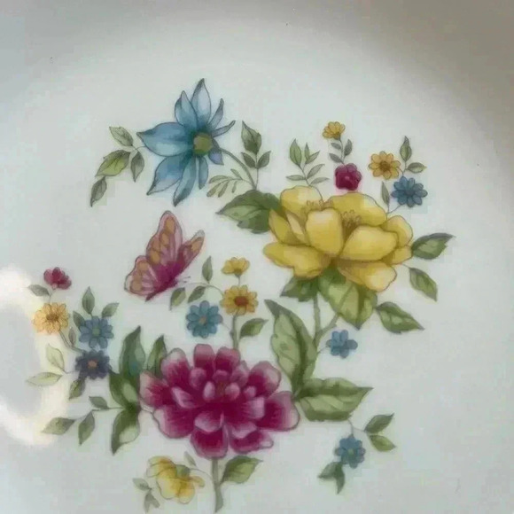 Ling Rose by Liling 4 Dinner Plate crafted in China - Picture 4 of 4